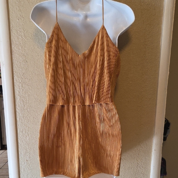 Forever 21 Gold Pleated Romper - Picture 2 of 4